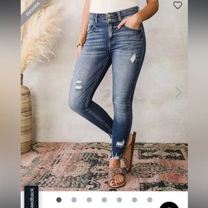 KanCan Signature Ultra High Rise Ankle Skinny Jean